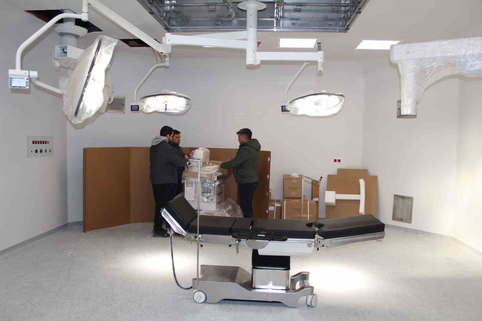 Denizli Acil Durum Hastanesinde son hazırlıklar tamamlanıyor
Denizli Acil Durum Hastanesinde son hazırlıklar tamamlanıyor