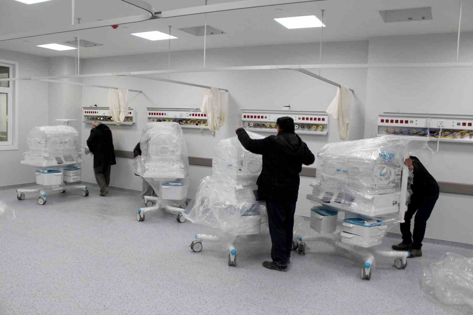 Denizli Acil Durum Hastanesinde son hazırlıklar tamamlanıyor
Denizli Acil Durum Hastanesinde son hazırlıklar tamamlanıyor