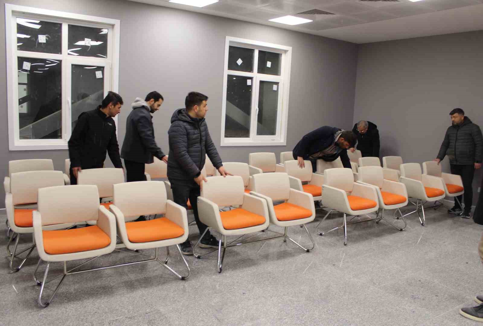 Denizli Acil Durum Hastanesinde son hazırlıklar tamamlanıyor
Denizli Acil Durum Hastanesinde son hazırlıklar tamamlanıyor