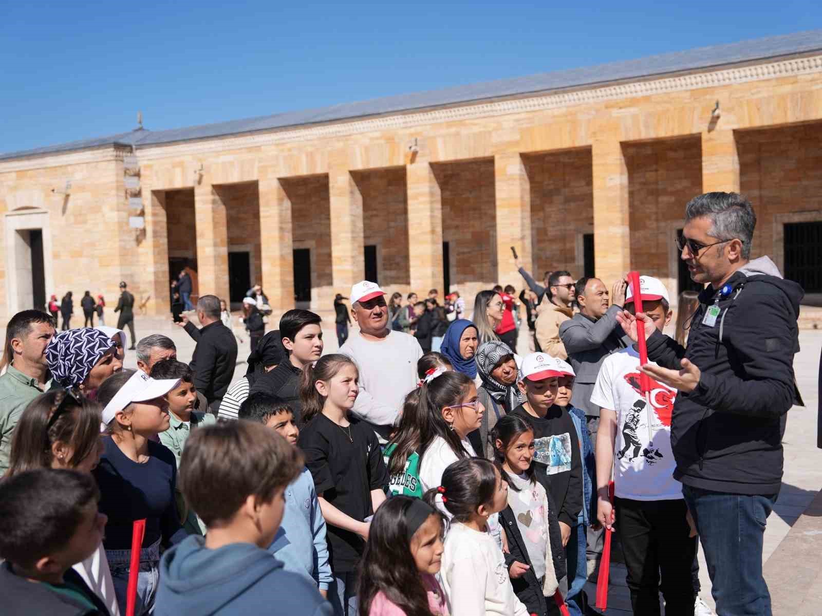 Denizli Büyükşehirden "Ata’ya Saygı Gezisi"
