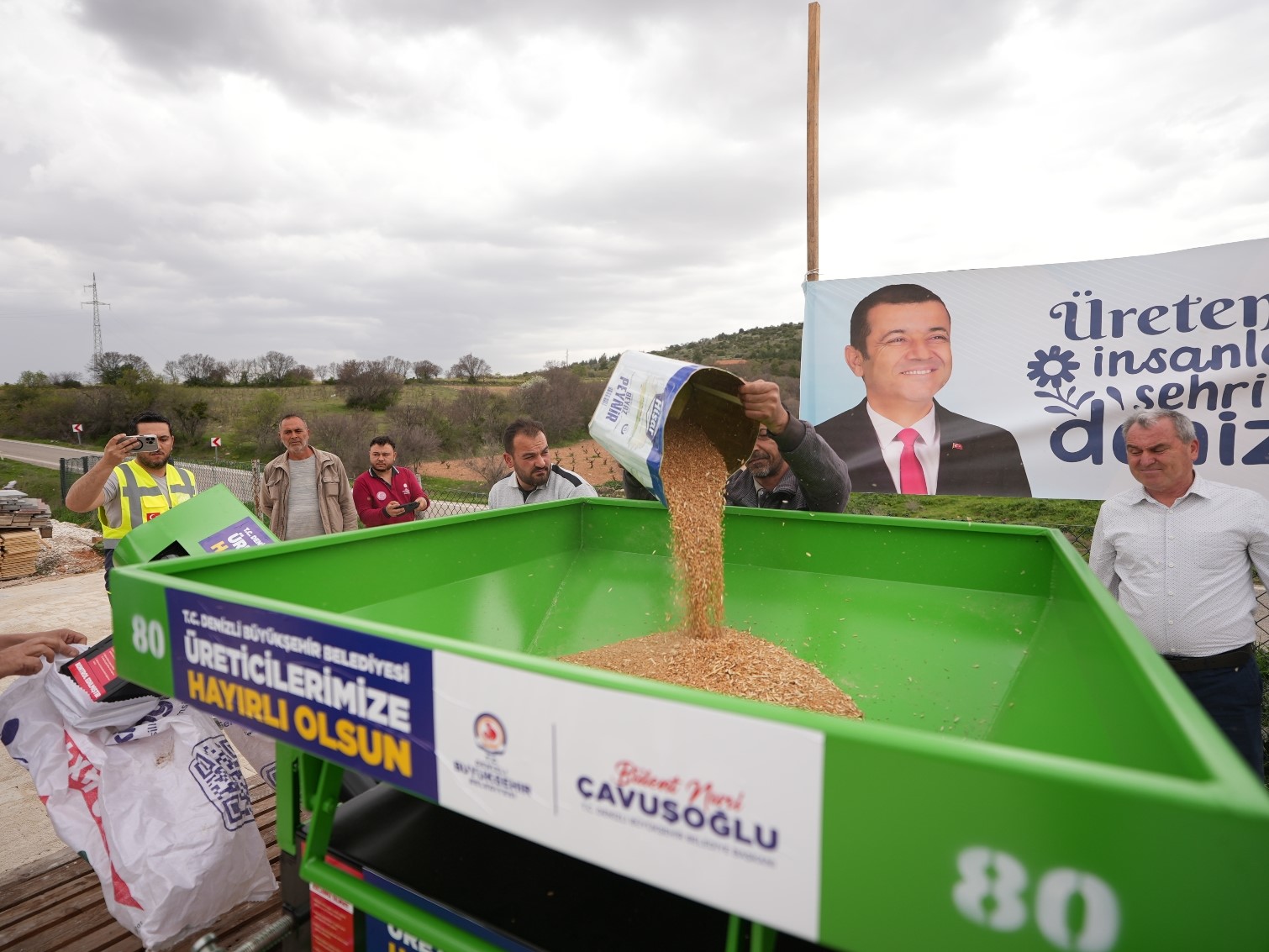 Denizli Büyükşehirden Bekilli’ye tarımsal makine desteği
