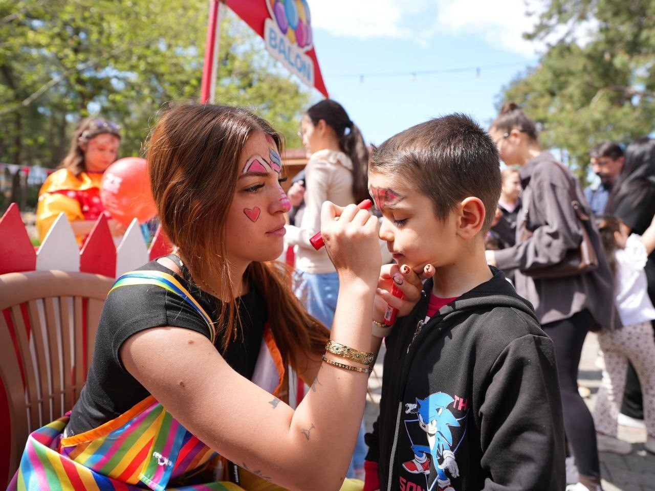 Denizli Büyükşehirden çocuklara özel şenlik
