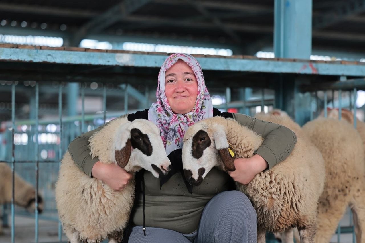 Denizli Büyükşehirden üreticiye "Bereketli" destek
Denizli Büyükşehirden üreticiye "Bereketli" destek