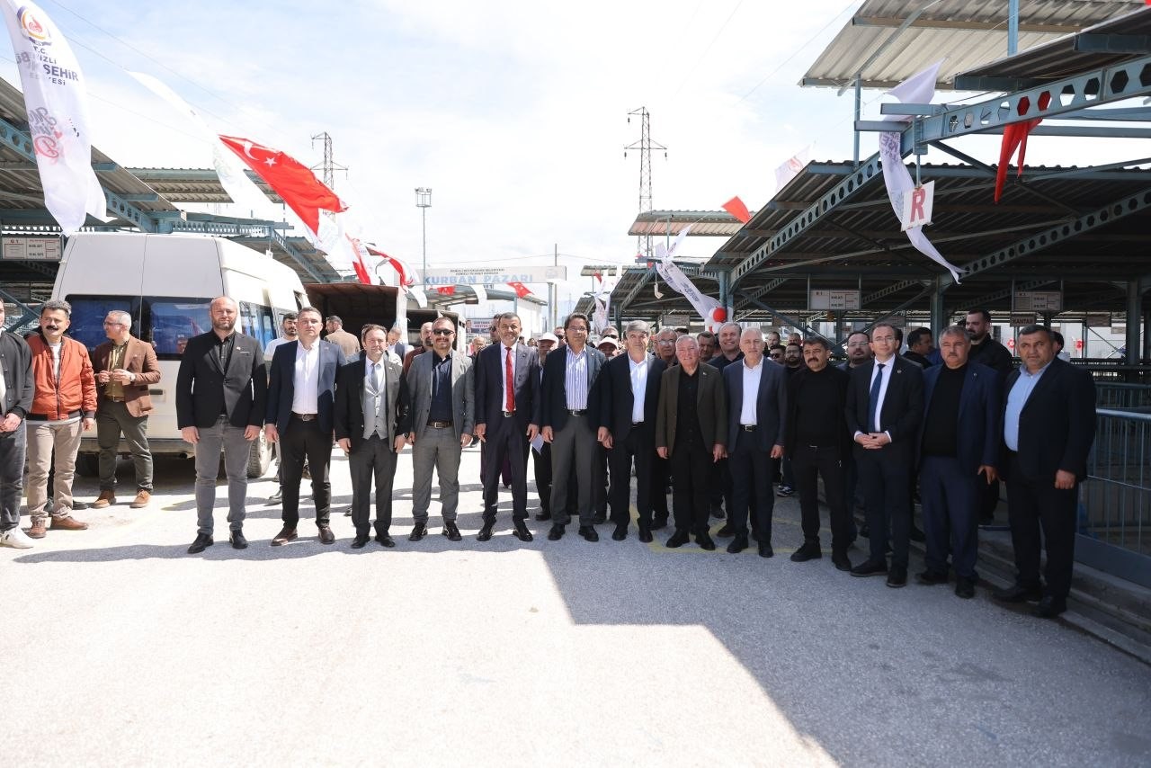 Denizli Büyükşehirden üreticiye "Bereketli" destek
Denizli Büyükşehirden üreticiye "Bereketli" destek