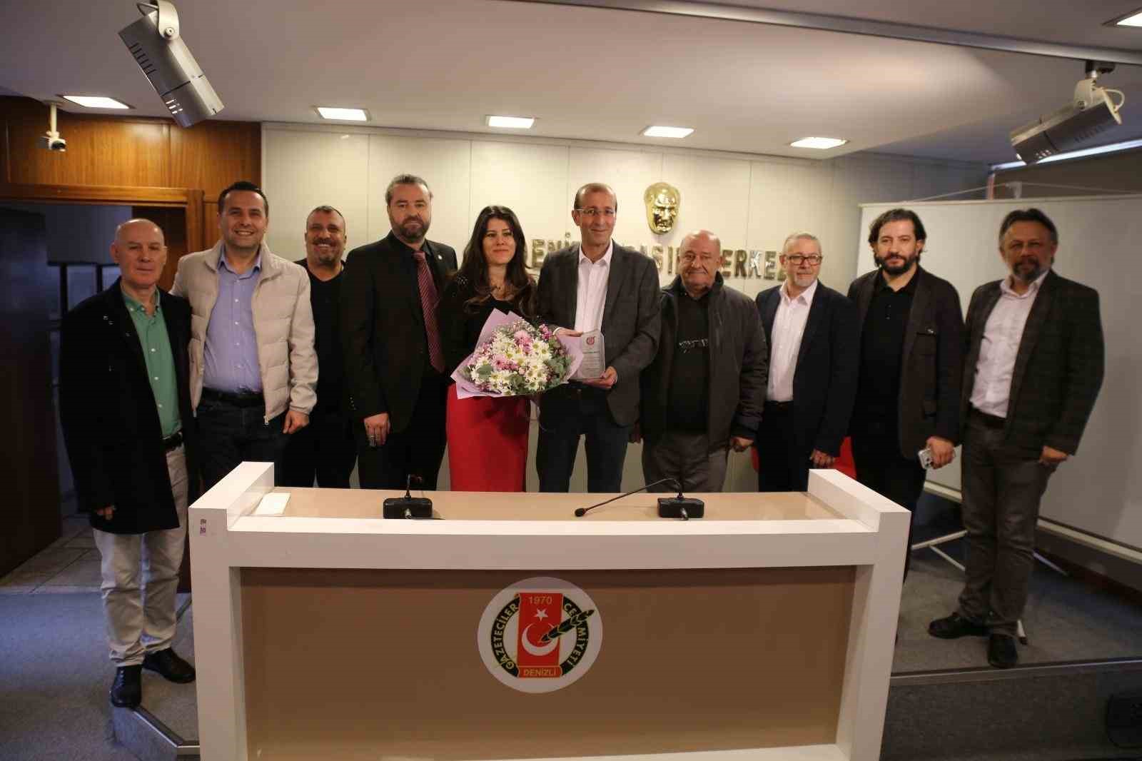 Denizli Gazeteciler Cemiyetinde devir teslim
