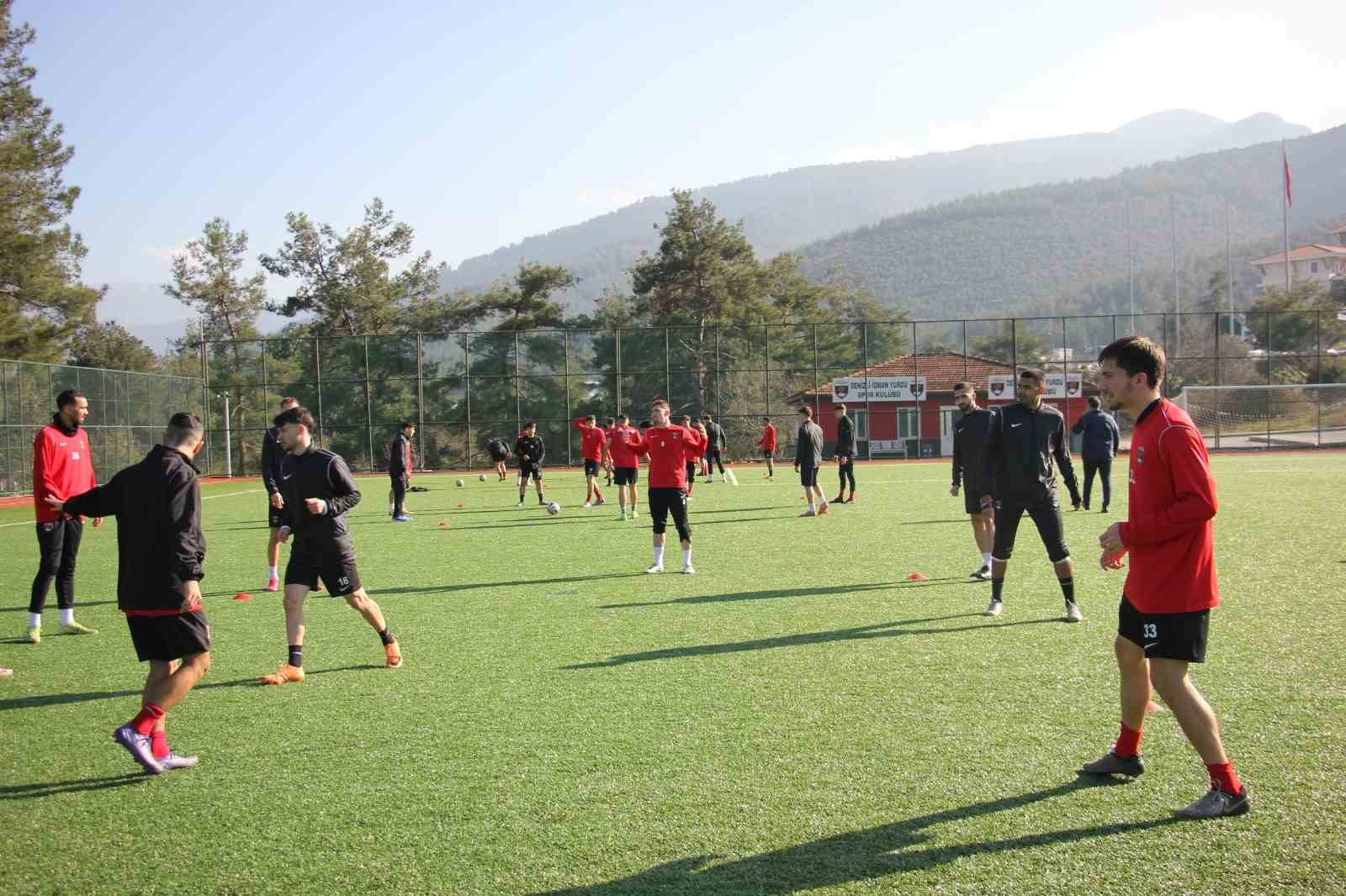 Denizli İdmanyurdu’nda Ayvalıkgücü maçı hazırlıkları devam etti
