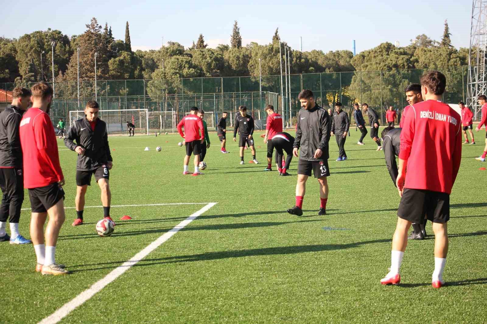 Denizli İdmanyurdu’nda Ayvalıkgücü maçı hazırlıkları devam etti
