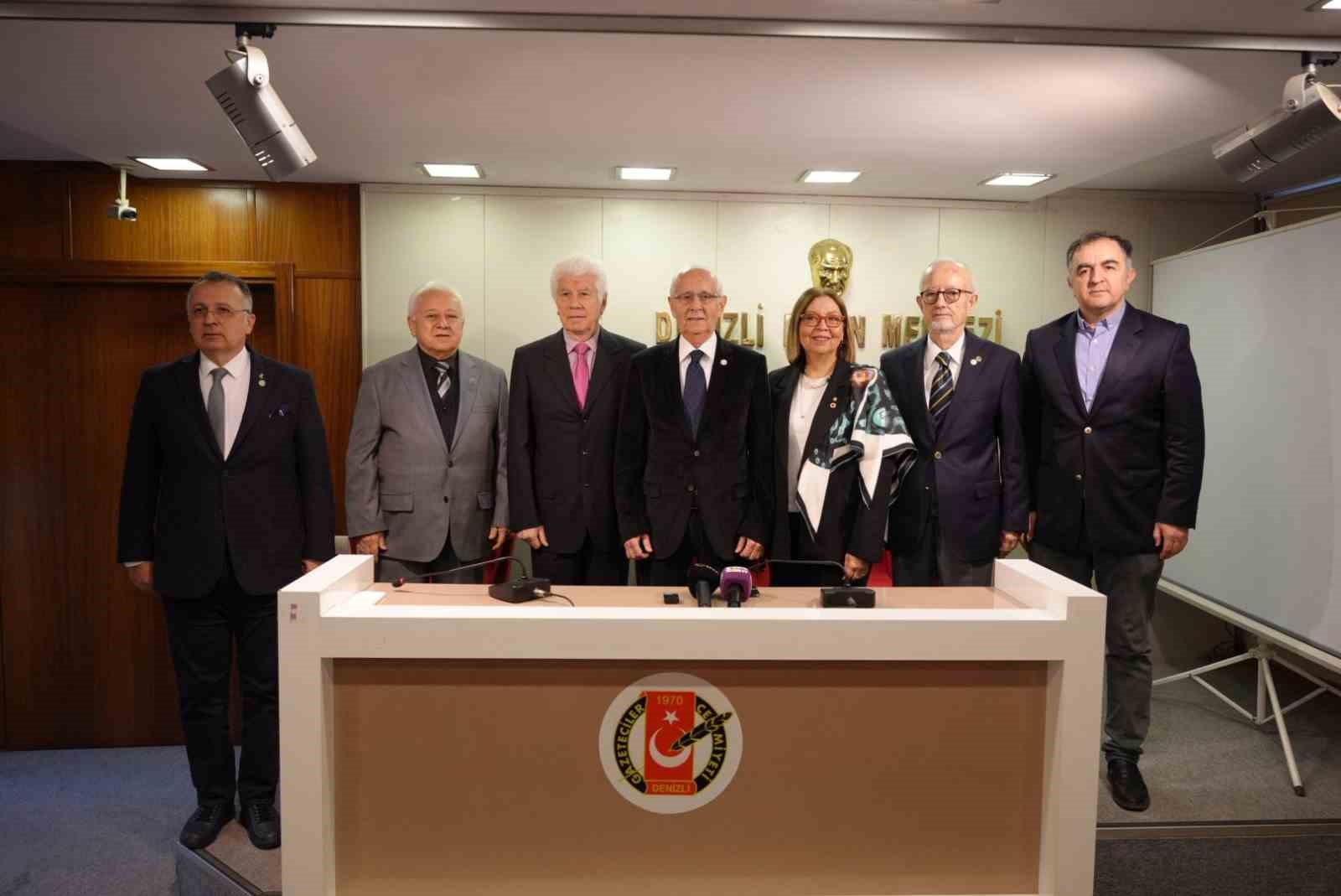 Denizli Lisesinin eski öğrencileri 154 yıllık okul için seferberlik başlattı
