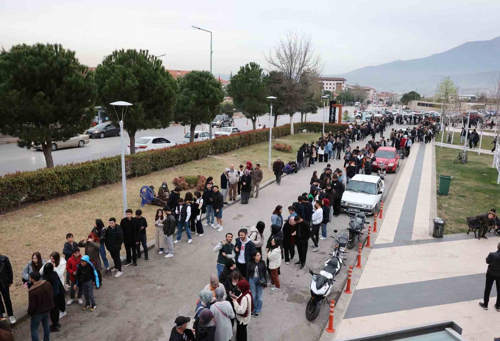 Denizli OSB 3 bin öğrenciyi geleneksel iftar sofrasında buluşturacak
Denizli OSB 3 bin öğrenciyi geleneksel iftar sofrasında buluşturacak