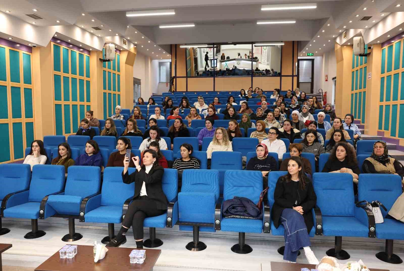 Denizli OSB’de rahim ağzı kanseri farkındalık semineri gerçekleşti
