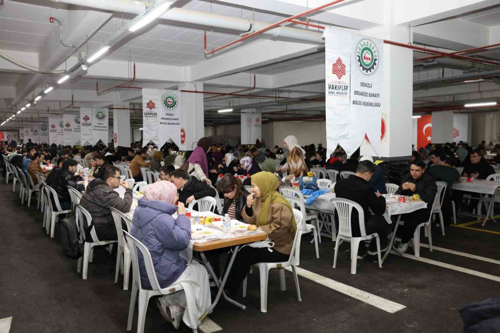 Denizli OSB’nin geleneksel iftar sofrasında 3 bin öğrenci buluştu
