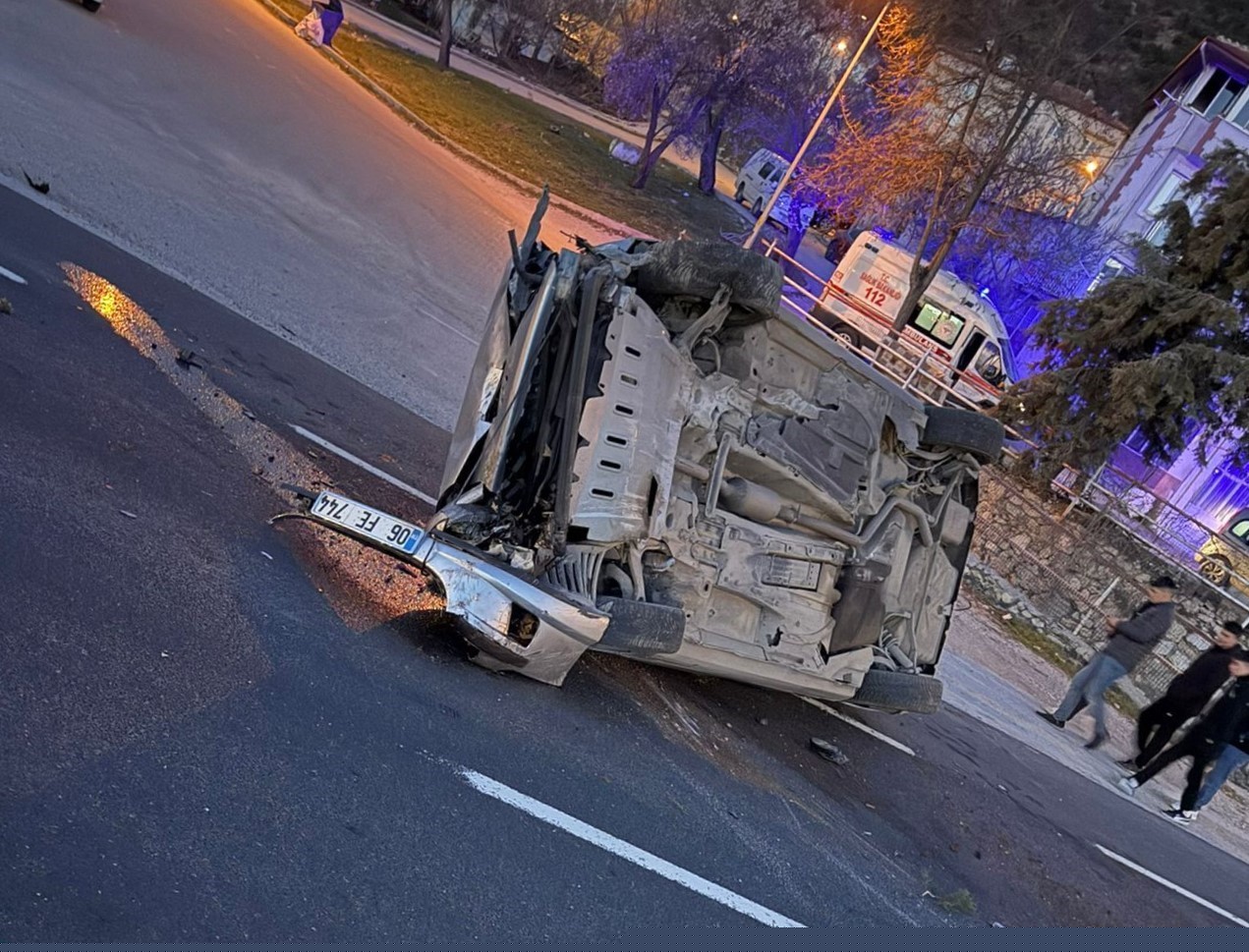 Denizli-Serinhisar karayolunda 2 araç takla attı; 5 yaralı
