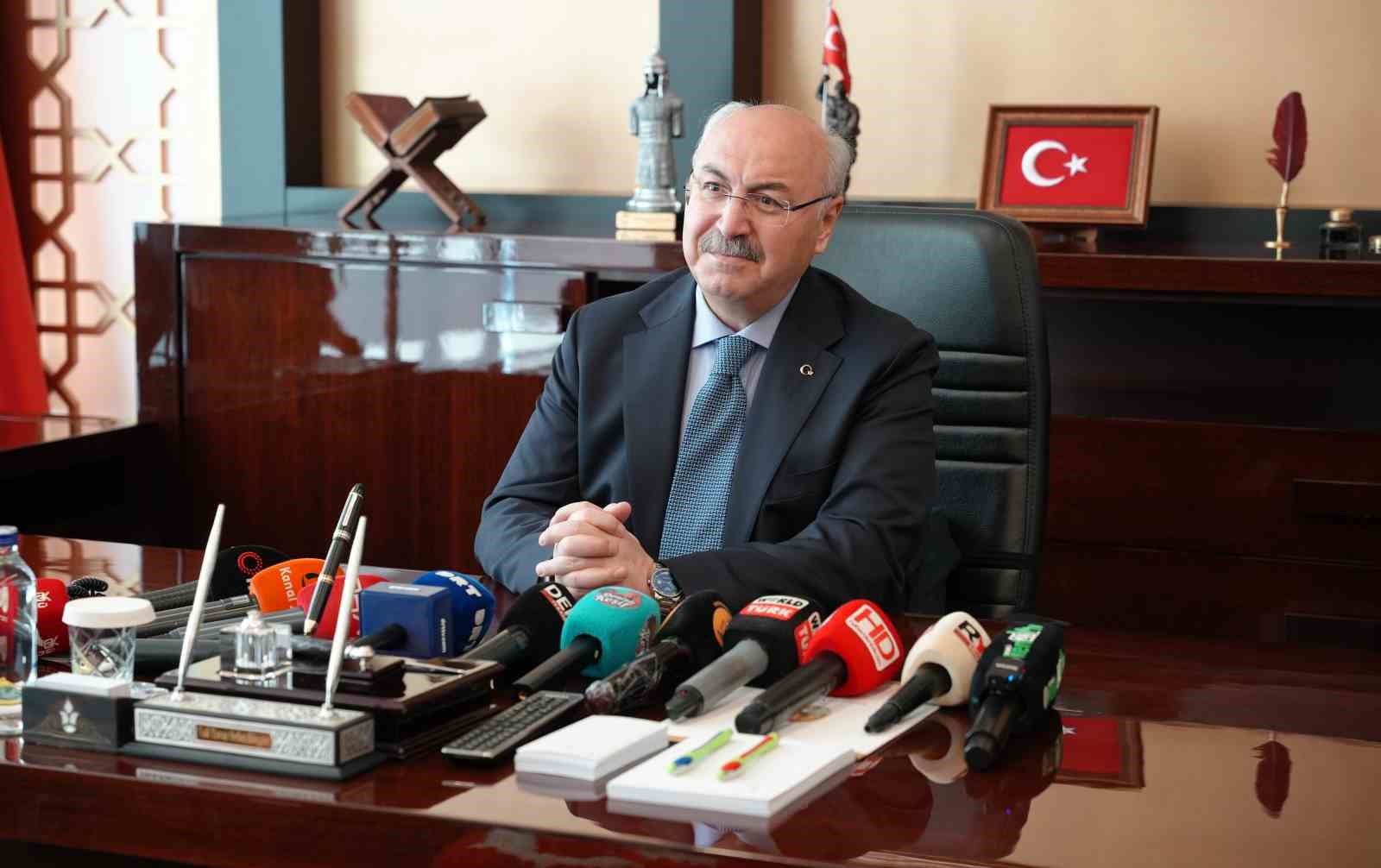 Denizli Vali Yavuz Selim Köşger göreve başladı
