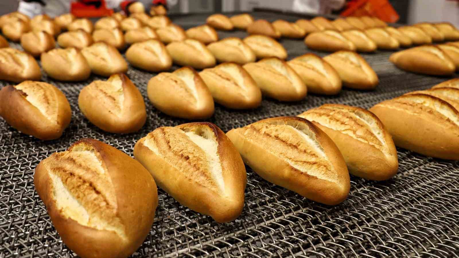 Denizli’de 1 Nisan itibariyle ekmek 17,50 TL, simit ise 20 TL’den satışa sunulacak
Denizli’de 1 Nisan itibariyle ekmek 17,50 TL, simit ise 20 TL’den satışa sunulacak