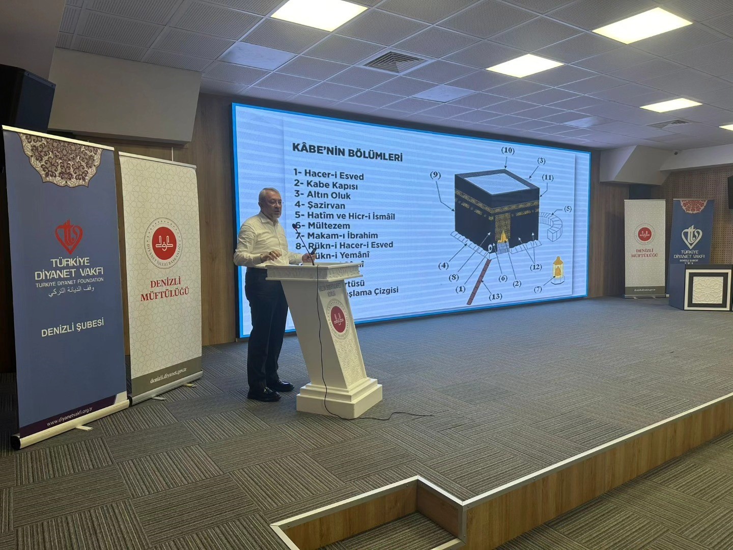 Denizli’de 449 umre yolcusuna eğitim semineri verildi
Denizli’de 449 umre yolcusuna eğitim semineri verildi