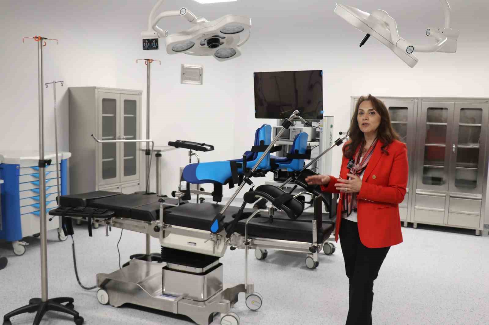 Denizli’de 500 yataklı Acil Durum Hastanesi hizmete girdi
Denizli’de 500 yataklı Acil Durum Hastanesi hizmete girdi