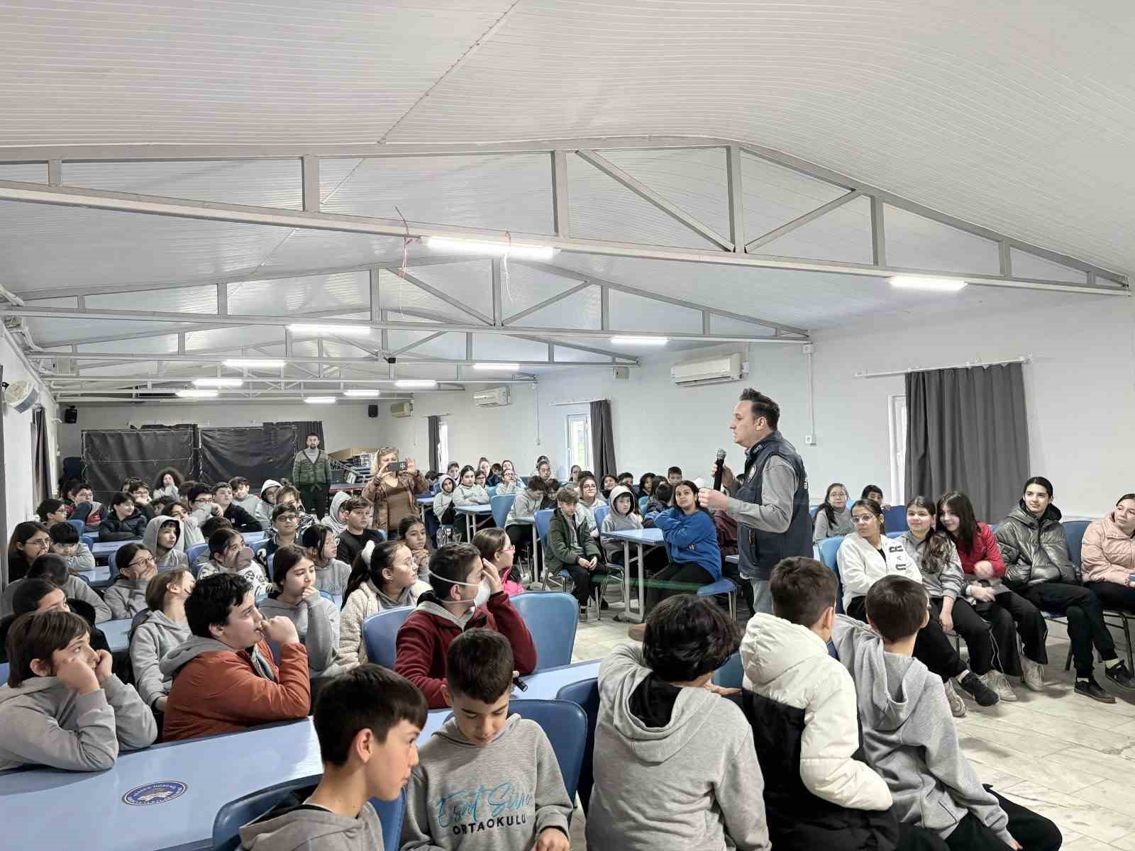 Denizli’de 890 öğrenci ve öğretmene siber güvenlik eğitimi verildi
