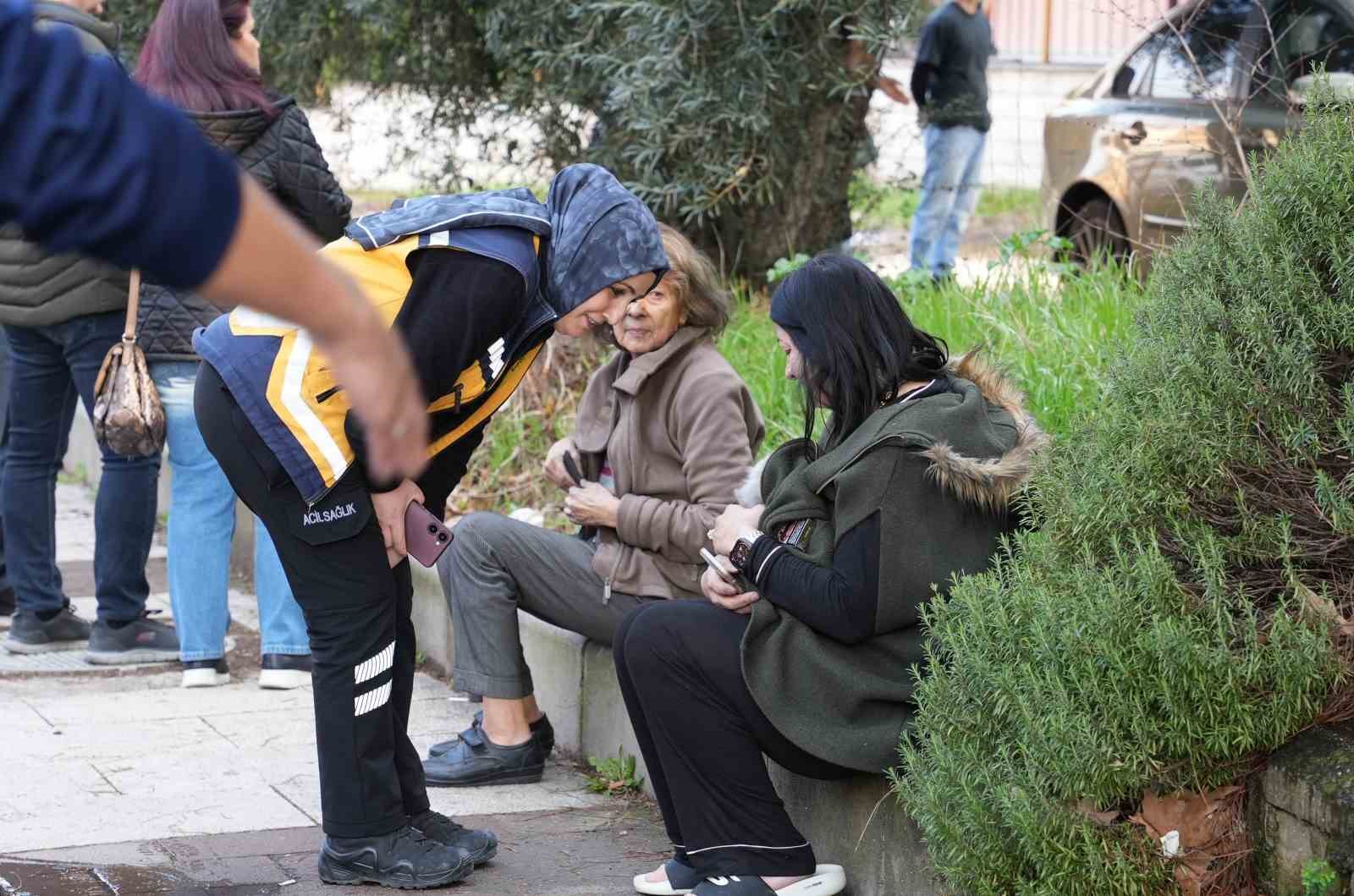 Denizli’de apartman dairesindeki yangın korkuttu
