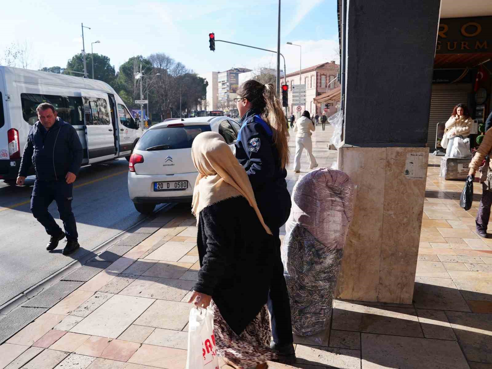 Denizli’de dilenci denetimleri artırıldı
