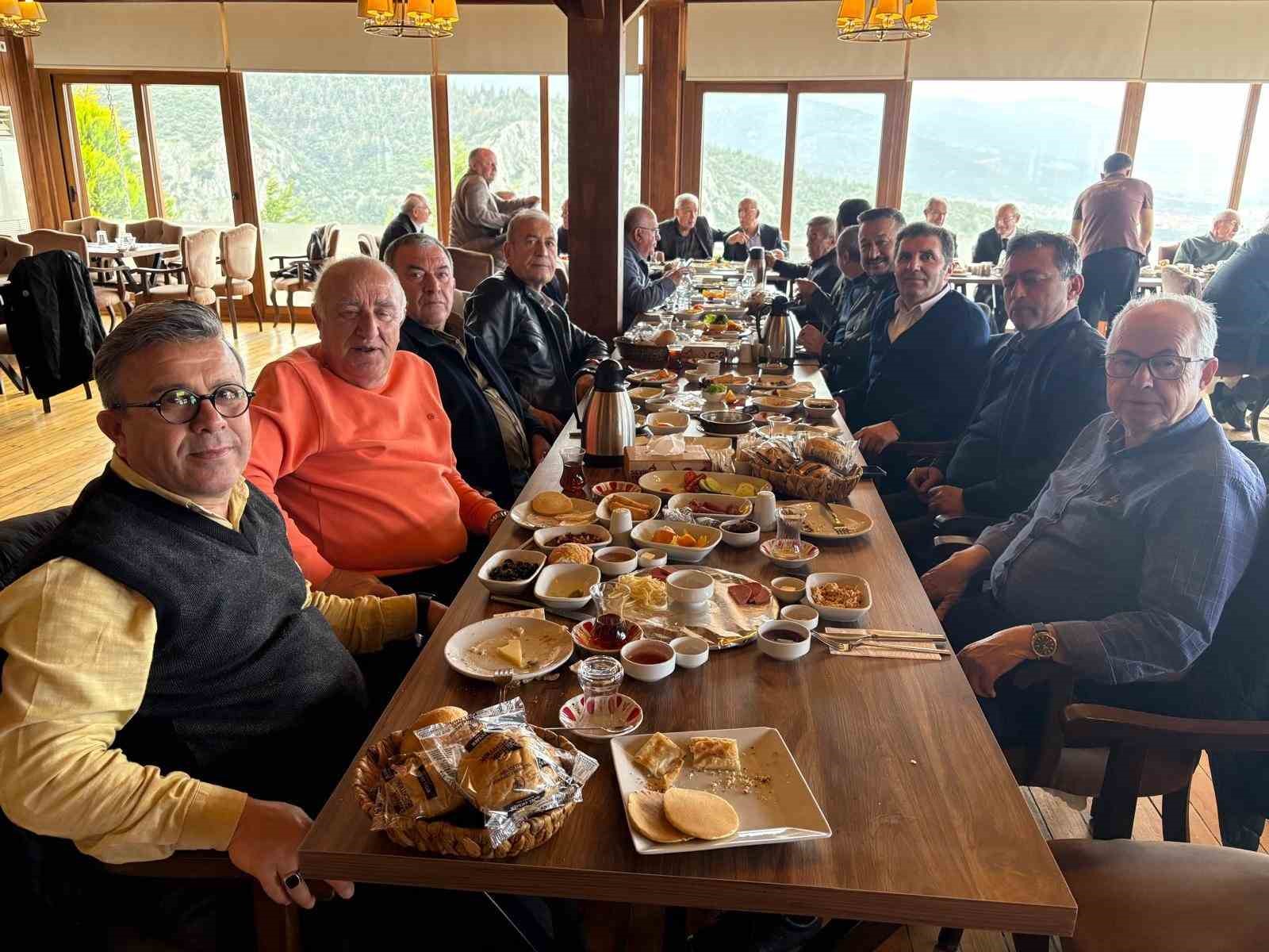 Denizli’de futbolun geleceği masaya yatırıldı
Denizli’de futbolun geleceği masaya yatırıldı