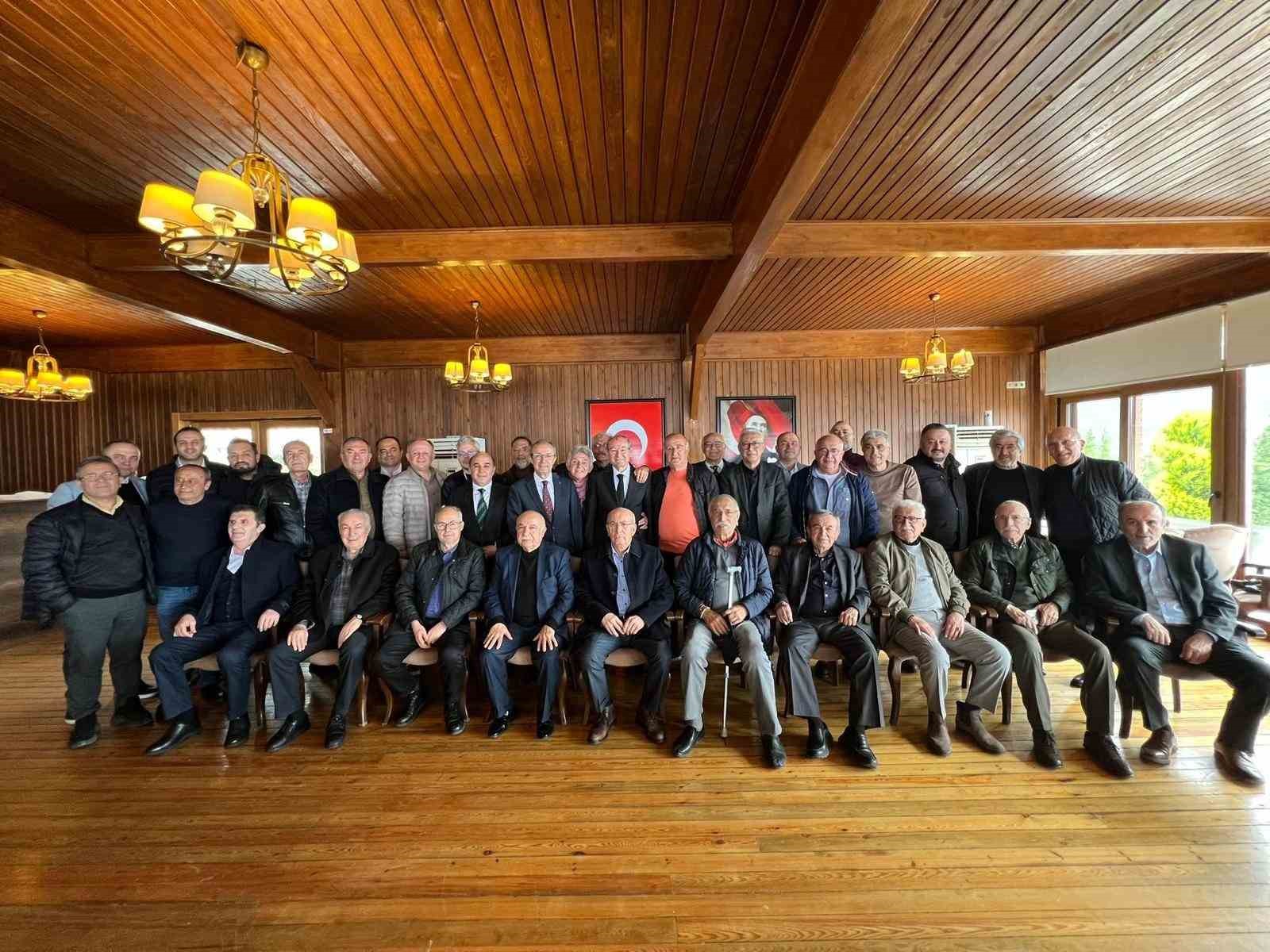 Denizli’de futbolun geleceği masaya yatırıldı
Denizli’de futbolun geleceği masaya yatırıldı