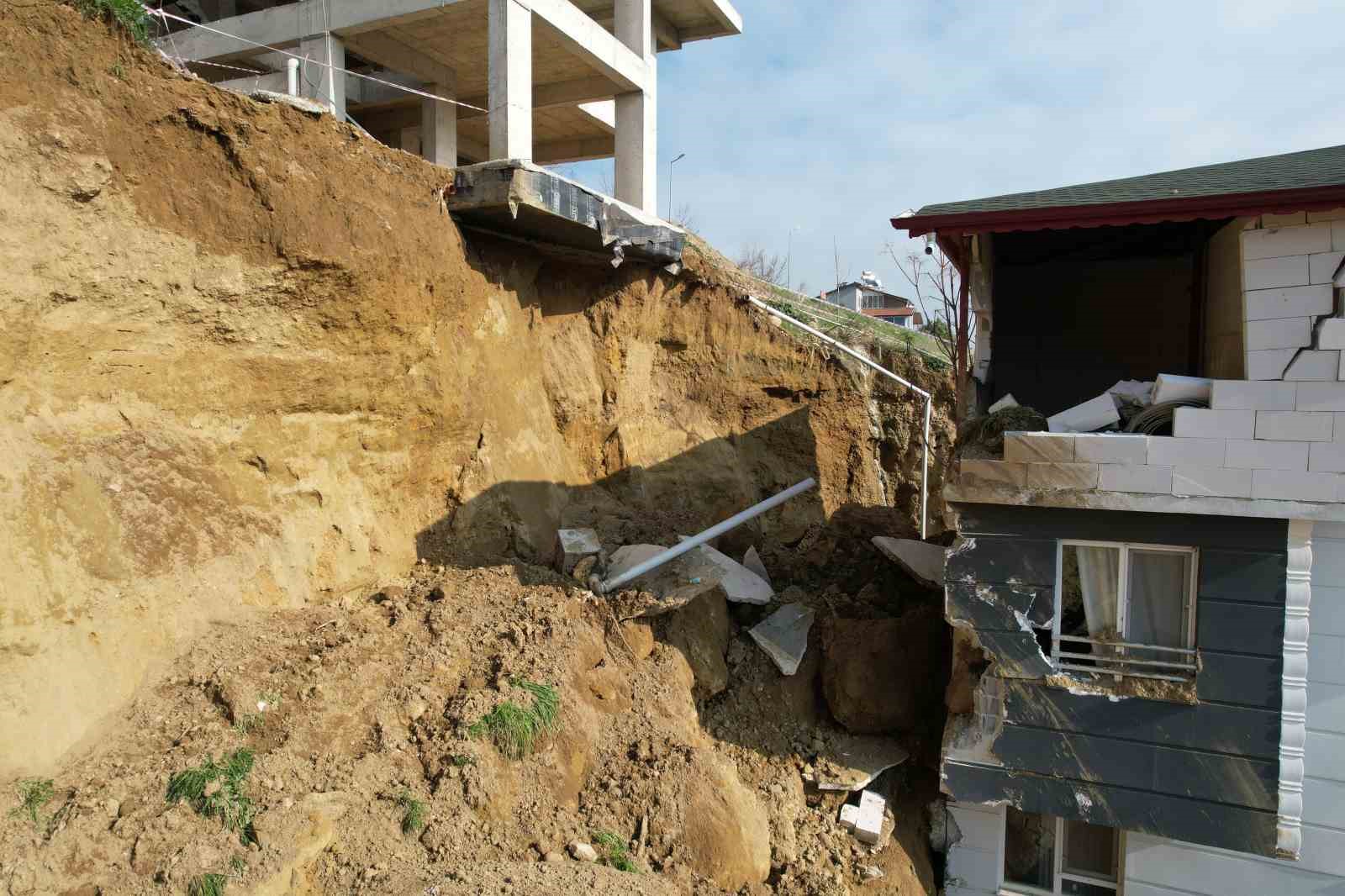 Denizli’de komşu binaları çökme noktasına getiren kazı kaçak çıktı
