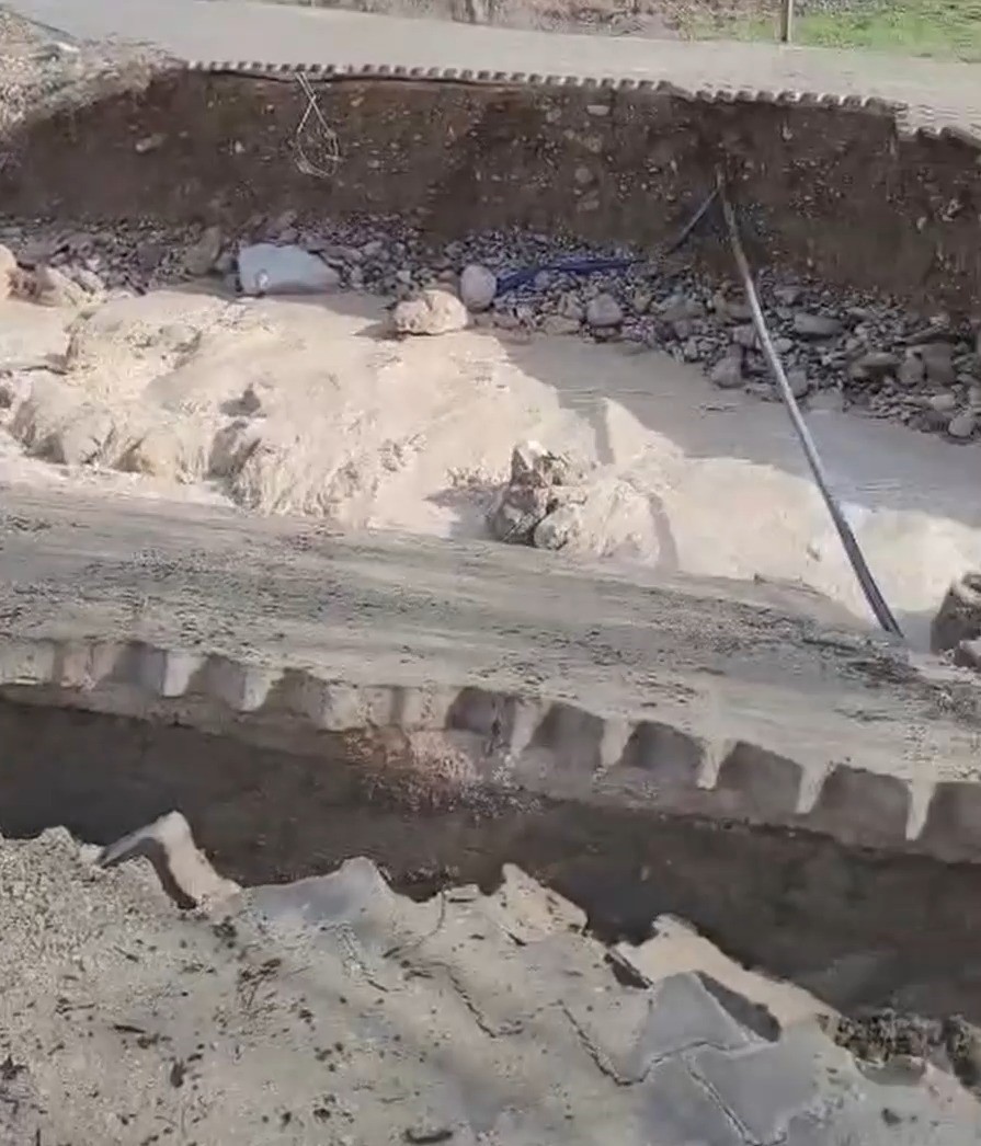 Denizli’de sel köprüleri ağır hasar verdi
