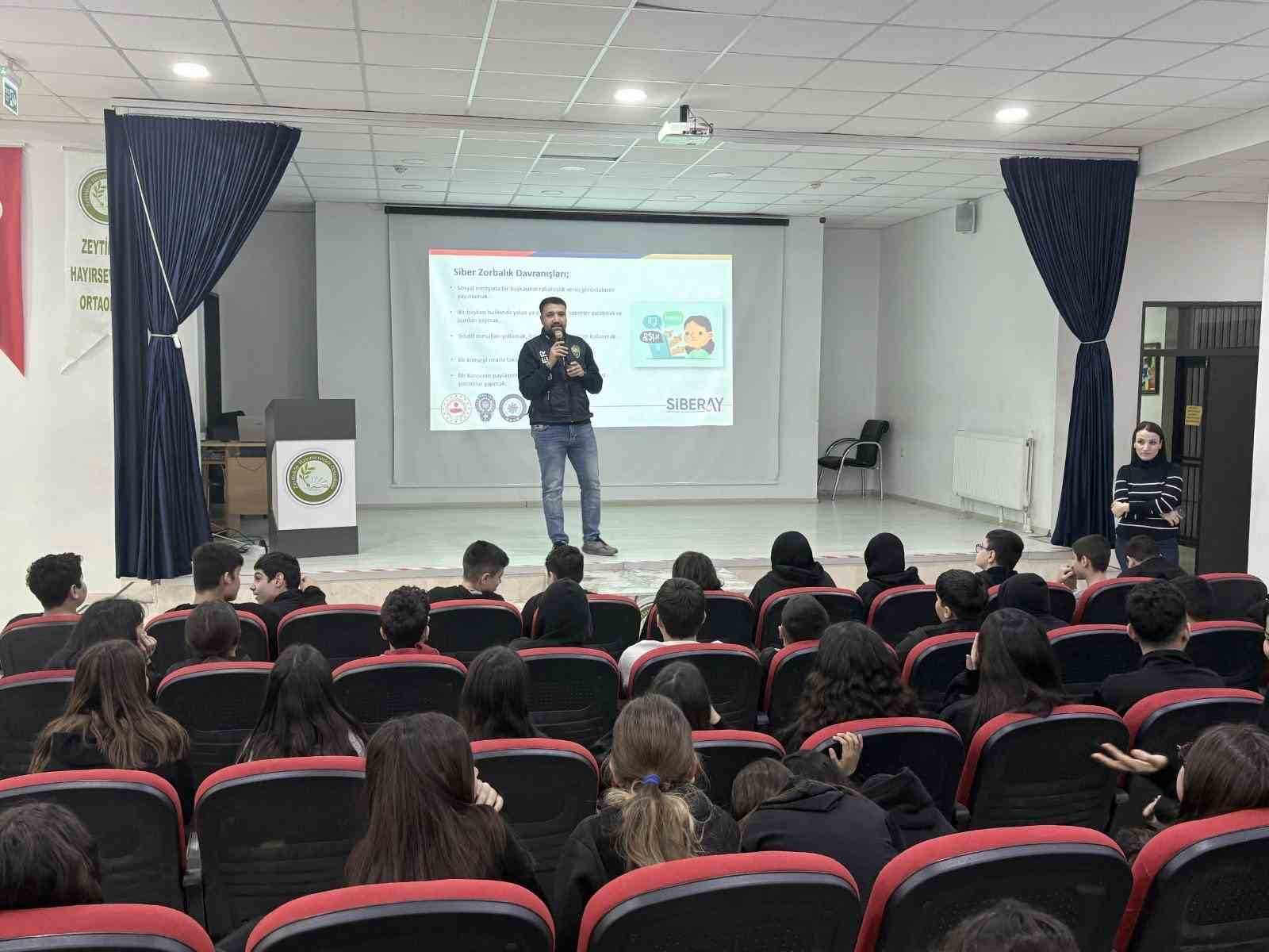 Denizli’de SİBERAY Farkındalık Programı ile 785 kişiye siber güvenlik eğitimi verildi
