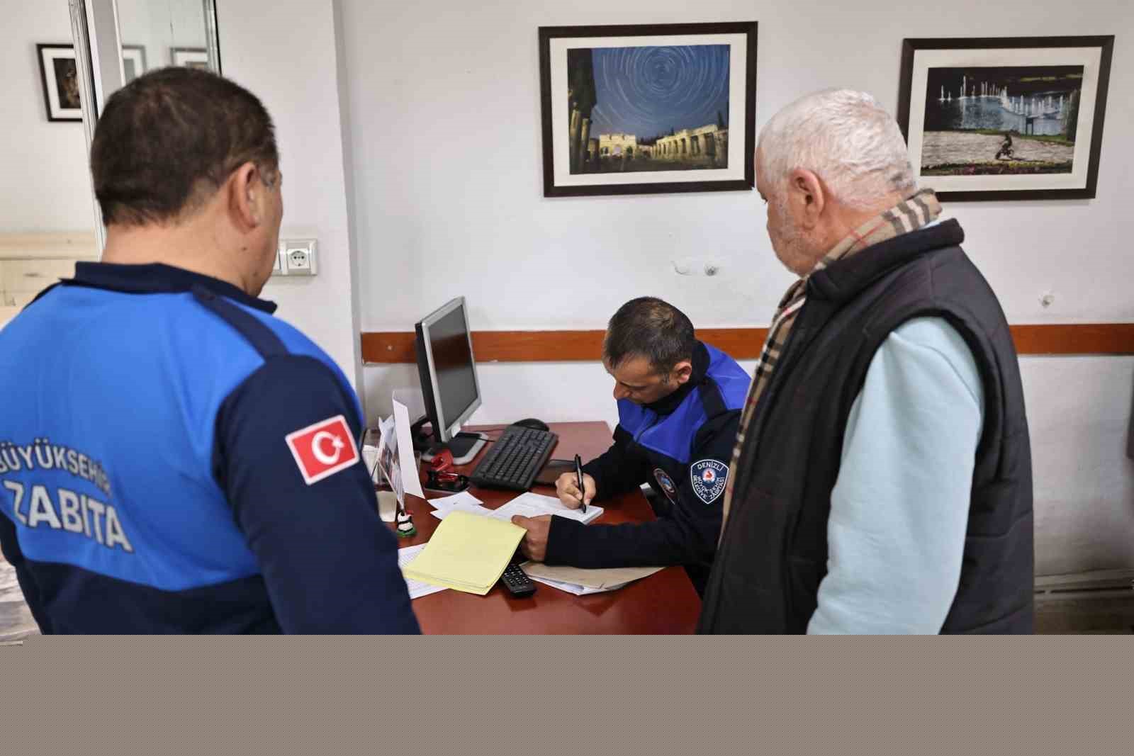 Denizli’de yapılan operasyonda çok sayıda dilenciye yasal işlemde uygulandı
