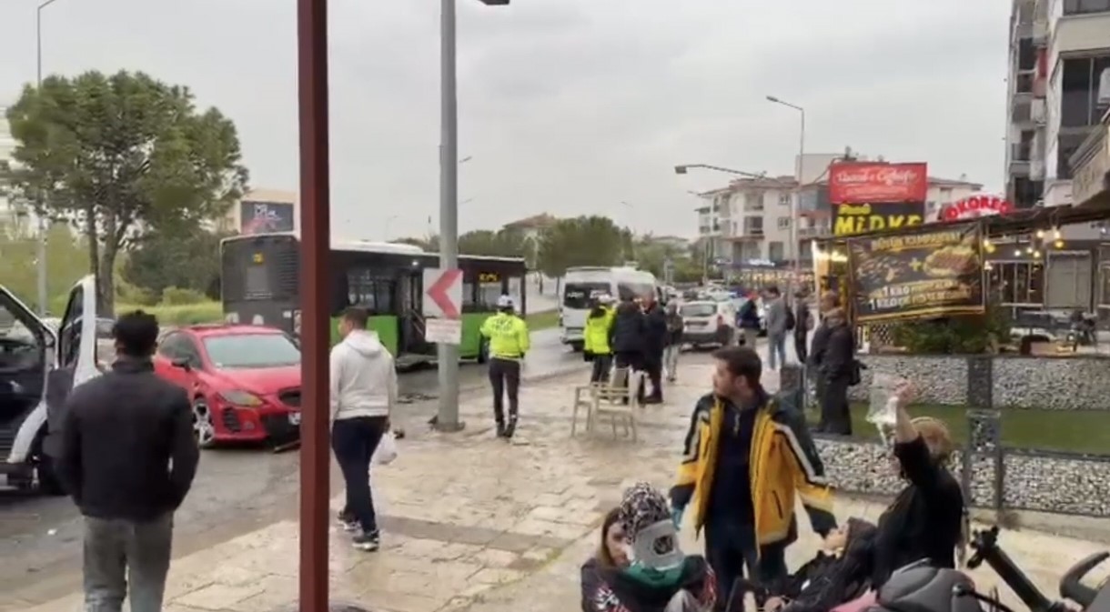 Denizli’de zincirleme trafik kazası: 4 yaralı
