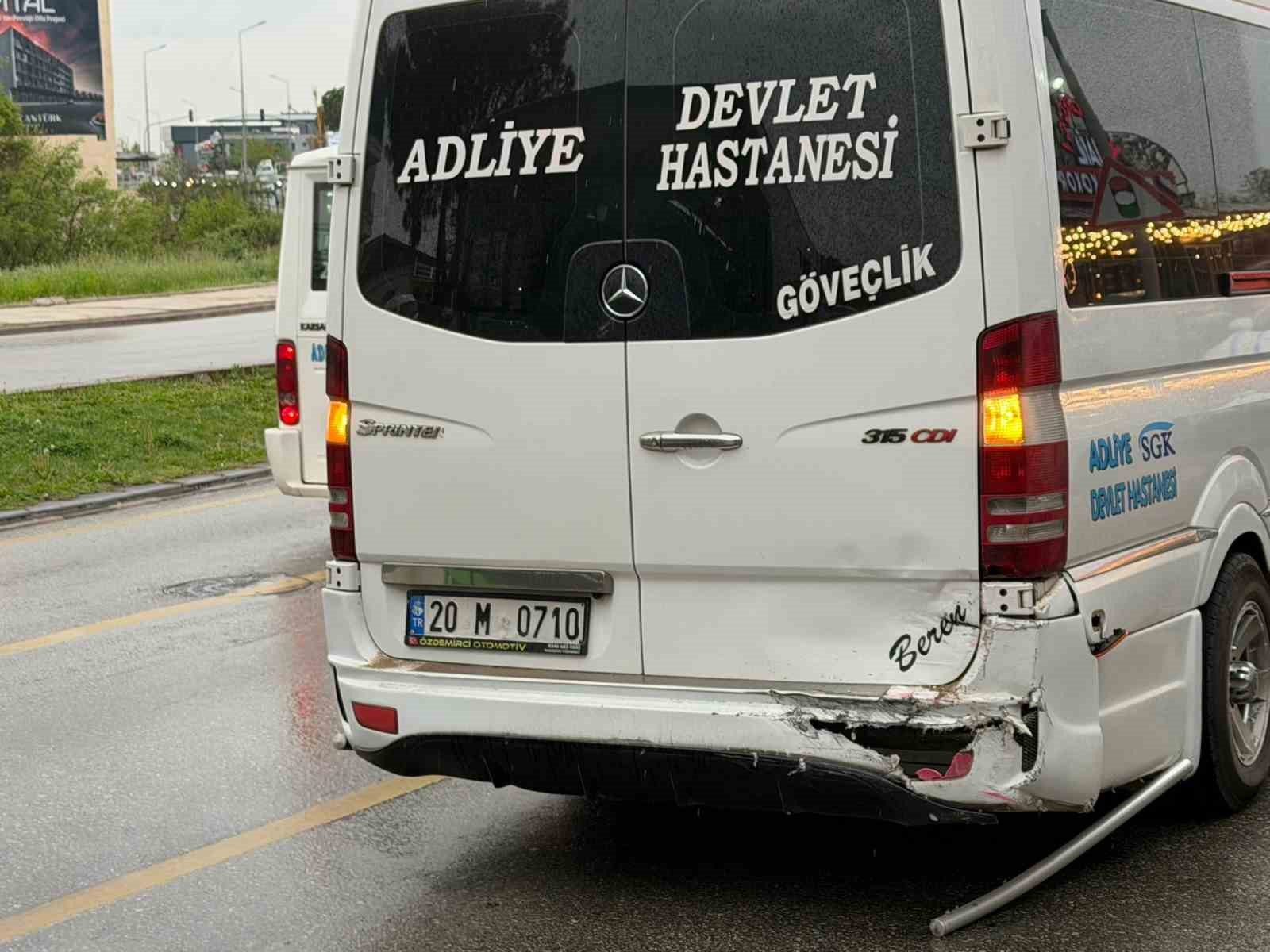 Denizli’de zincirleme trafik kazası: 4 yaralı
