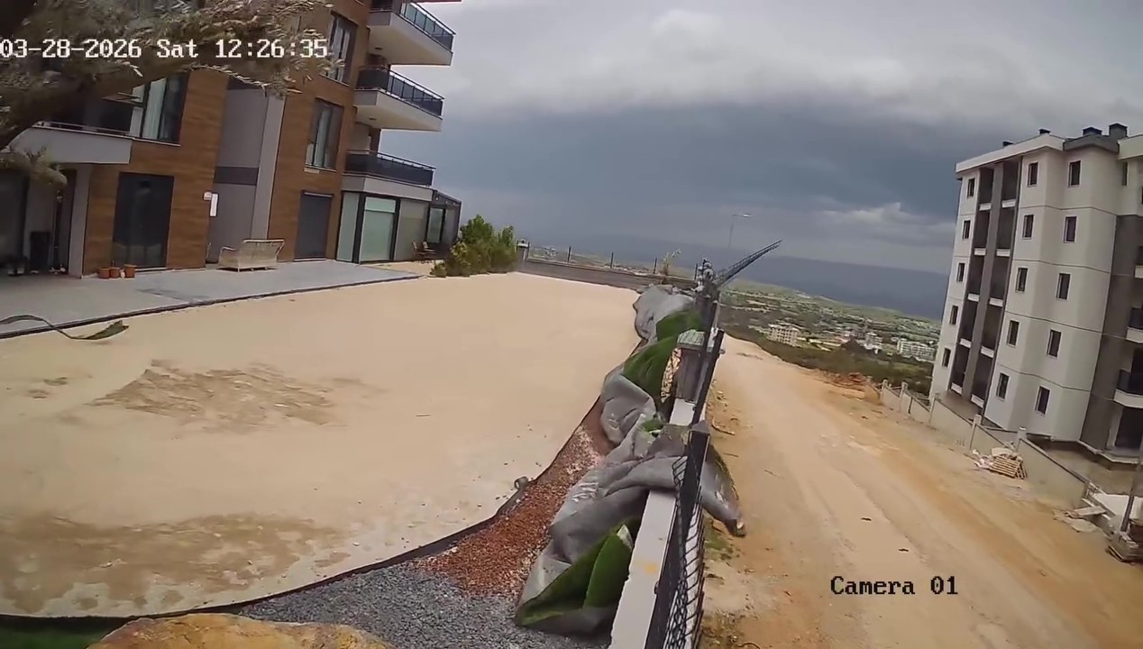 Denizli’deki fırtınadan Necati ve Saykolar grubunun bas gitaristi de etkilendi
