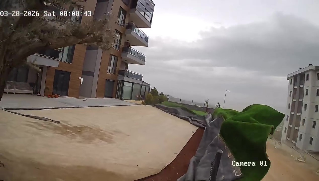 Denizli’deki fırtınadan Necati ve Saykolar grubunun bas gitaristi de etkilendi
