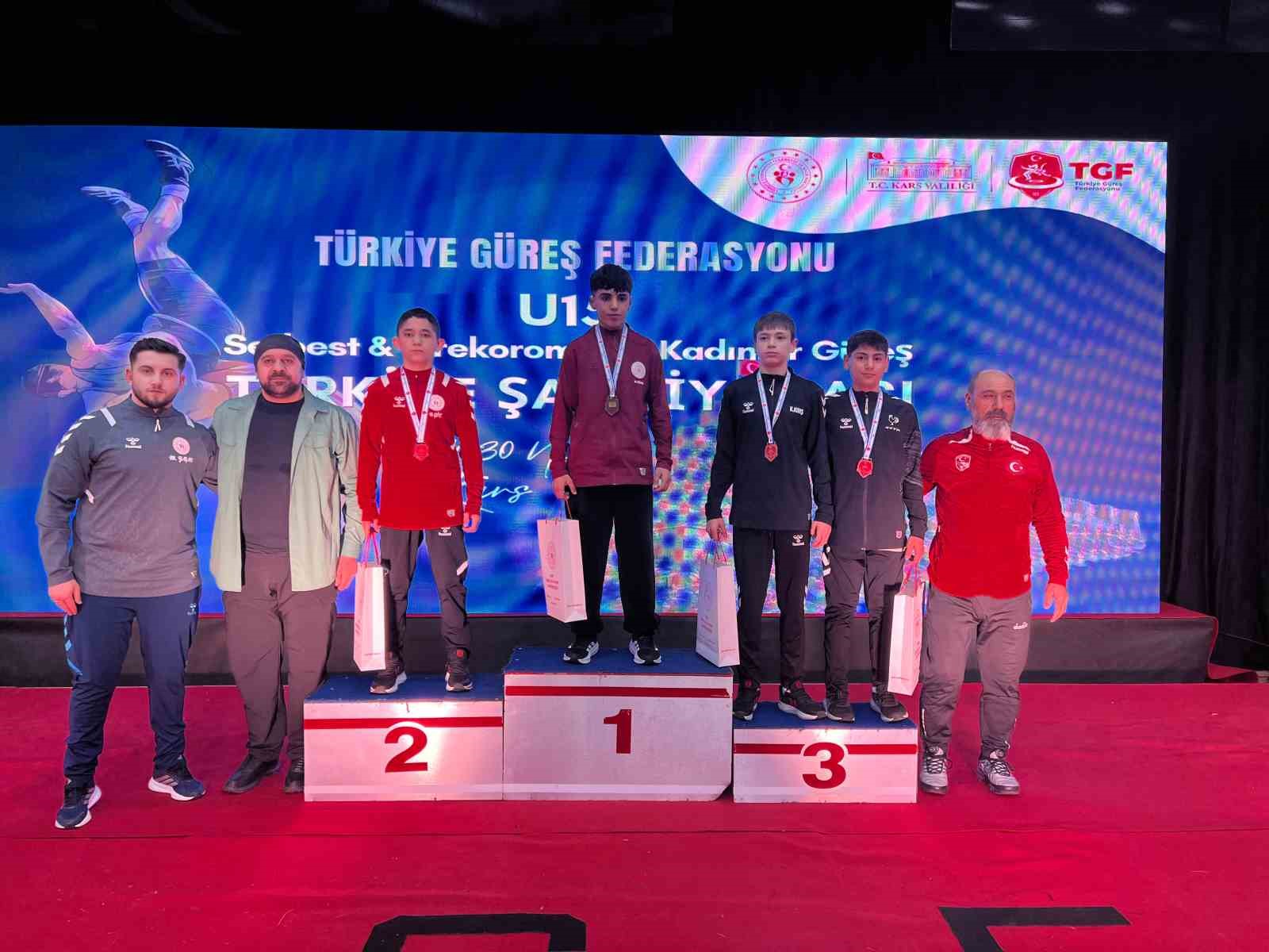 Denizlili güreşçiler Türkiye şampiyonu
