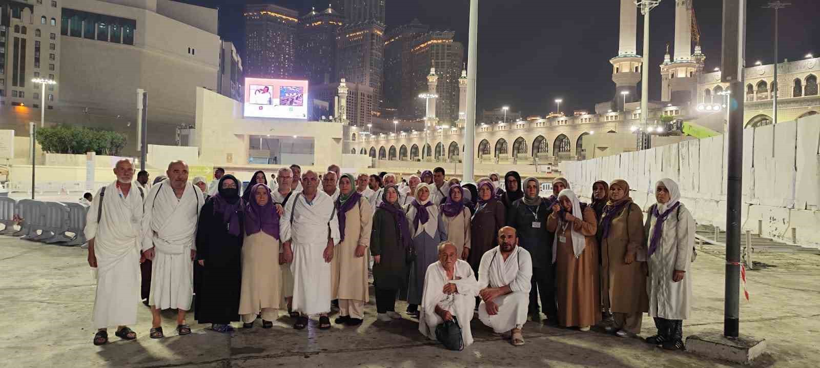 Denizlili umreciler Mekke’de ilk umre ibadeti gerçekleştirildi
Denizlili umreciler Mekke’de ilk umre ibadeti gerçekleştirildi