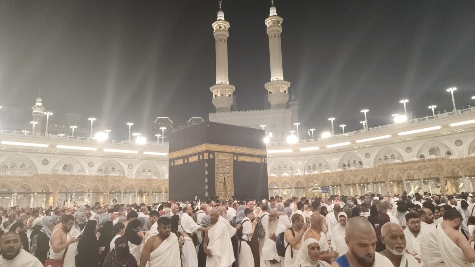 Denizlili umreciler Mekke’de ilk umre ibadeti gerçekleştirildi
Denizlili umreciler Mekke’de ilk umre ibadeti gerçekleştirildi