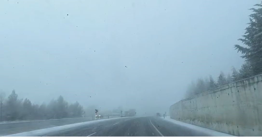 Denizli’nin yüksek kesimlerinde kar yağışı etkili oluyor
