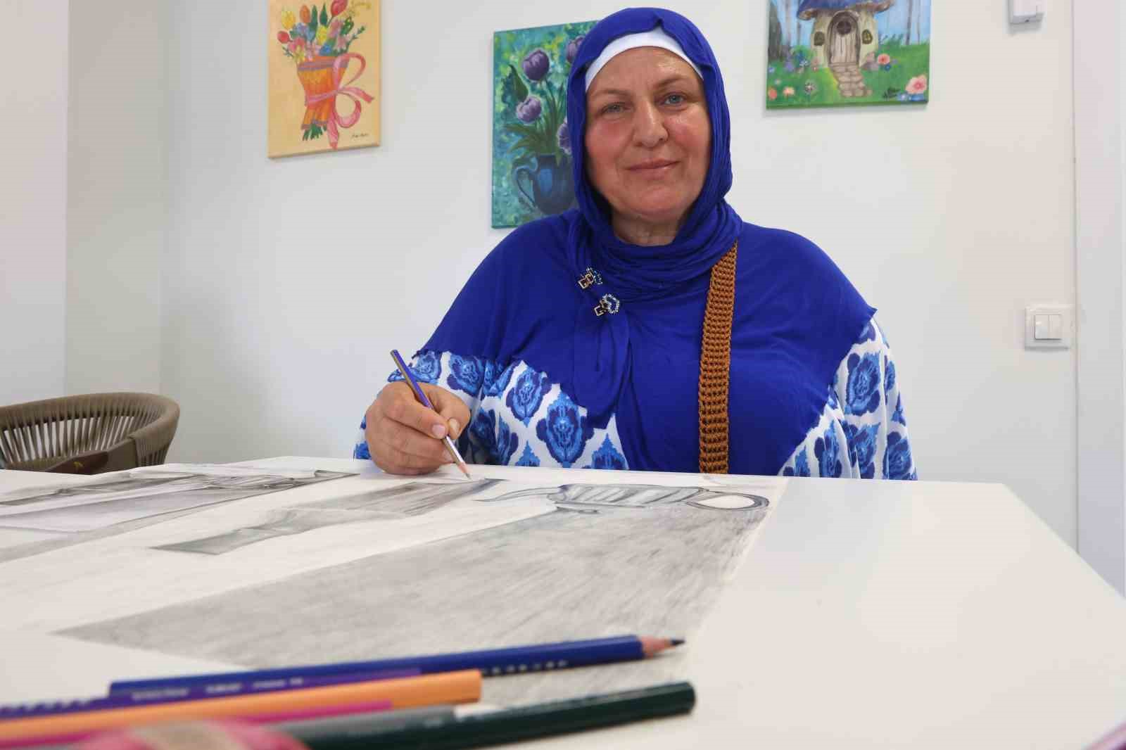 Deprem enkazından 4.günde kurtarılan kadın, 2 gün önce anahtarını teslim aldığı yeni yuvası için göz yaşları içerisinde devlete teşekkür etti
