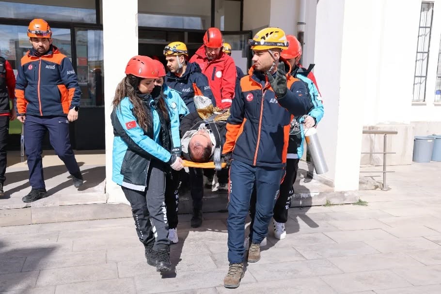 Deprem Haftası’nda Afet Eğitimi ve Tahliye Tatbikatı yapıldı
