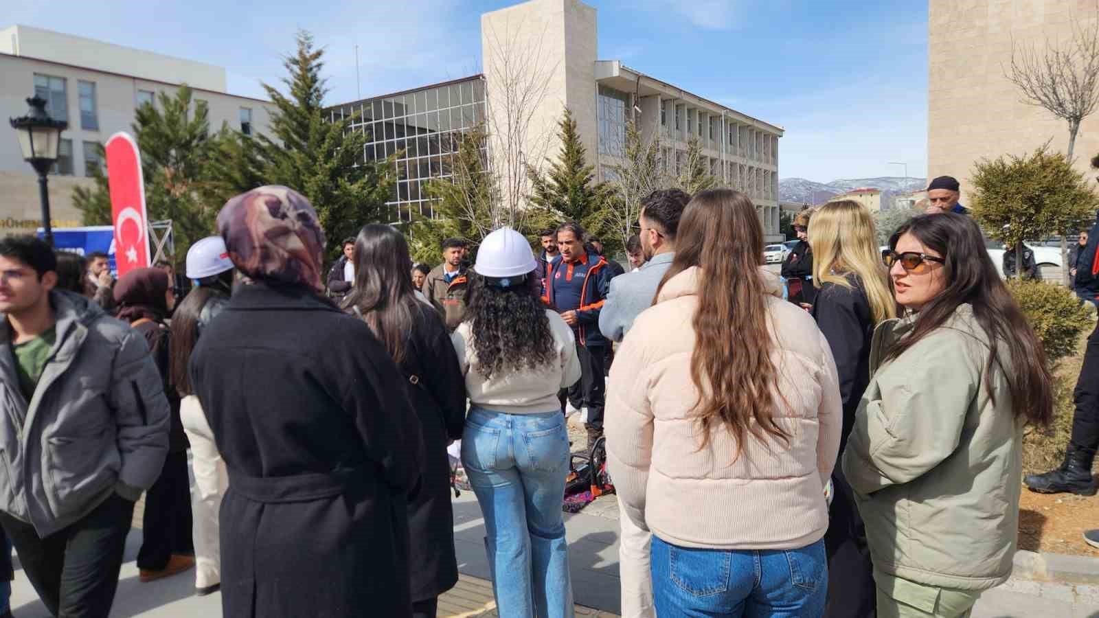 Deprem Haftası’nda Tunceli’de afet farkındalığı seferberliği
