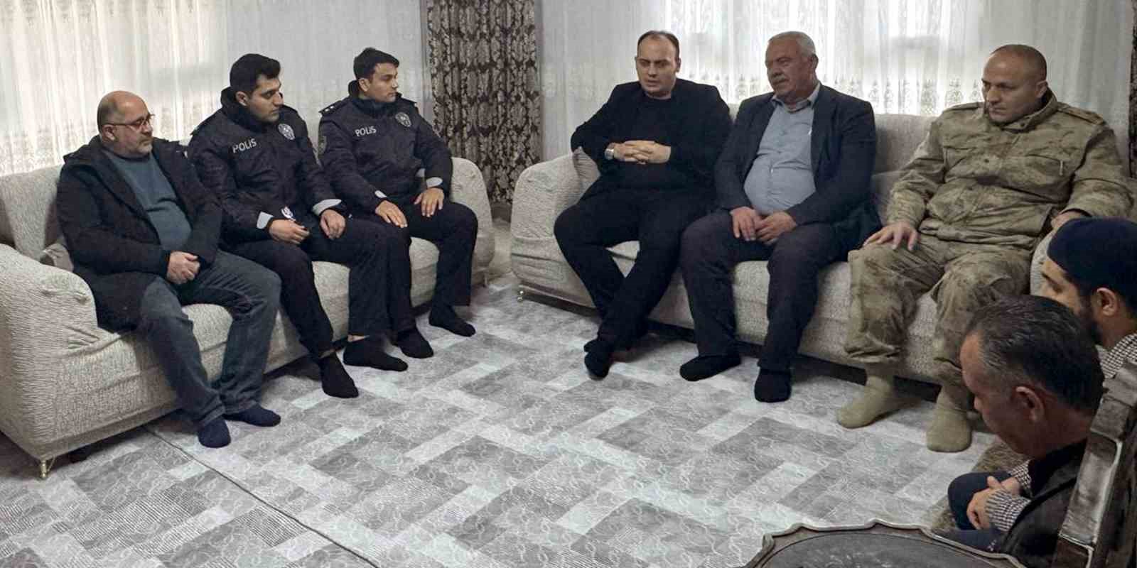 Deprem şehidi polis memuru Ali Torbacı, mezarı başında anıldı
