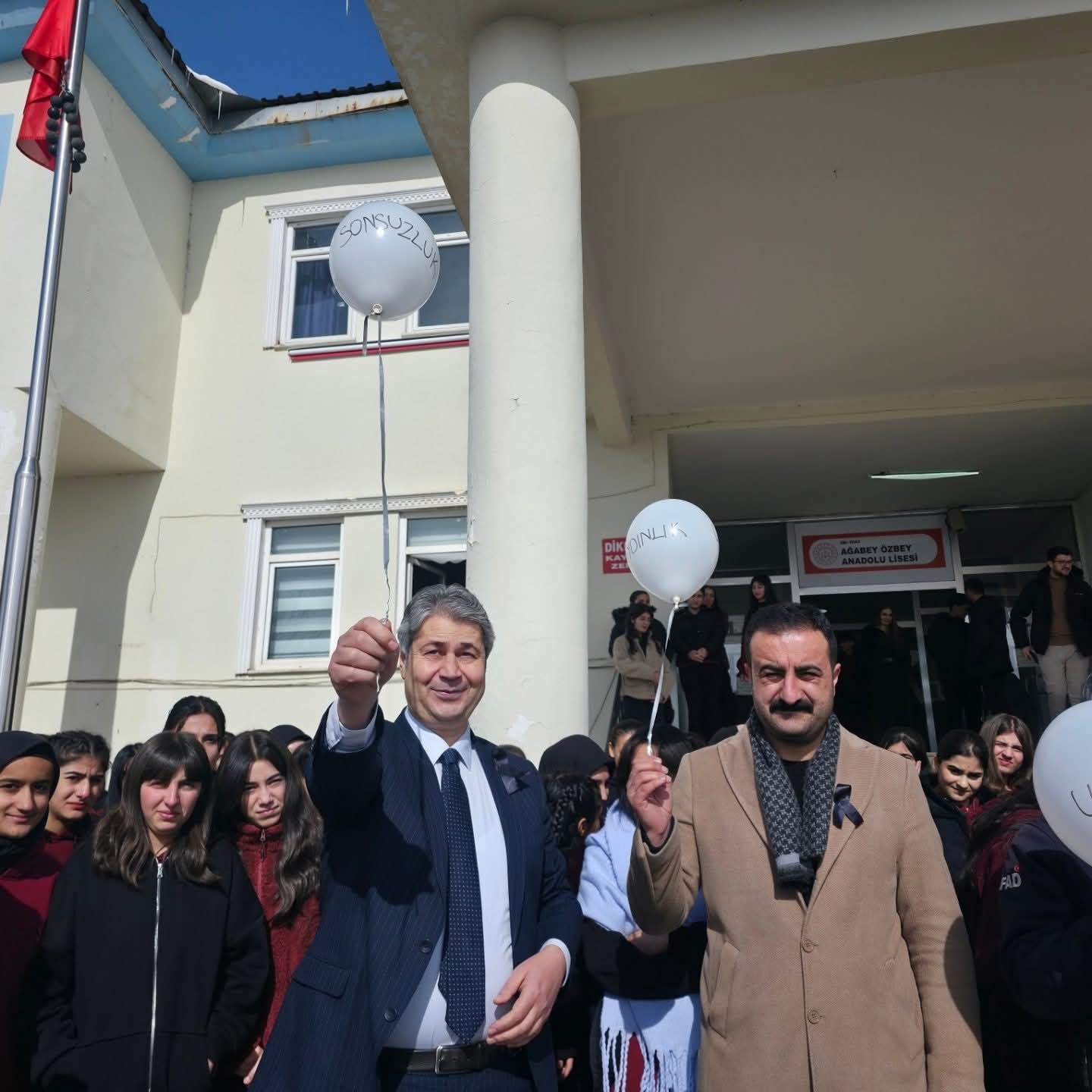 Deprem şehitleri Özalp’ta anıldı
