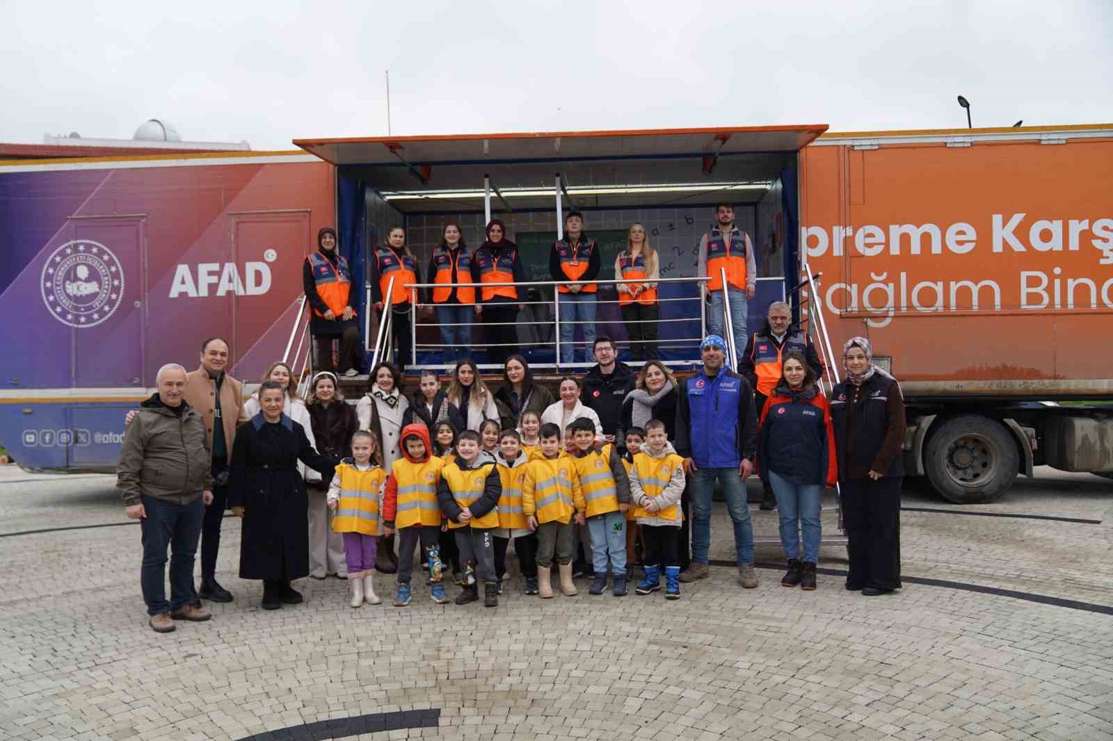 Deprem Simülasyon Tırı Atakum’da
