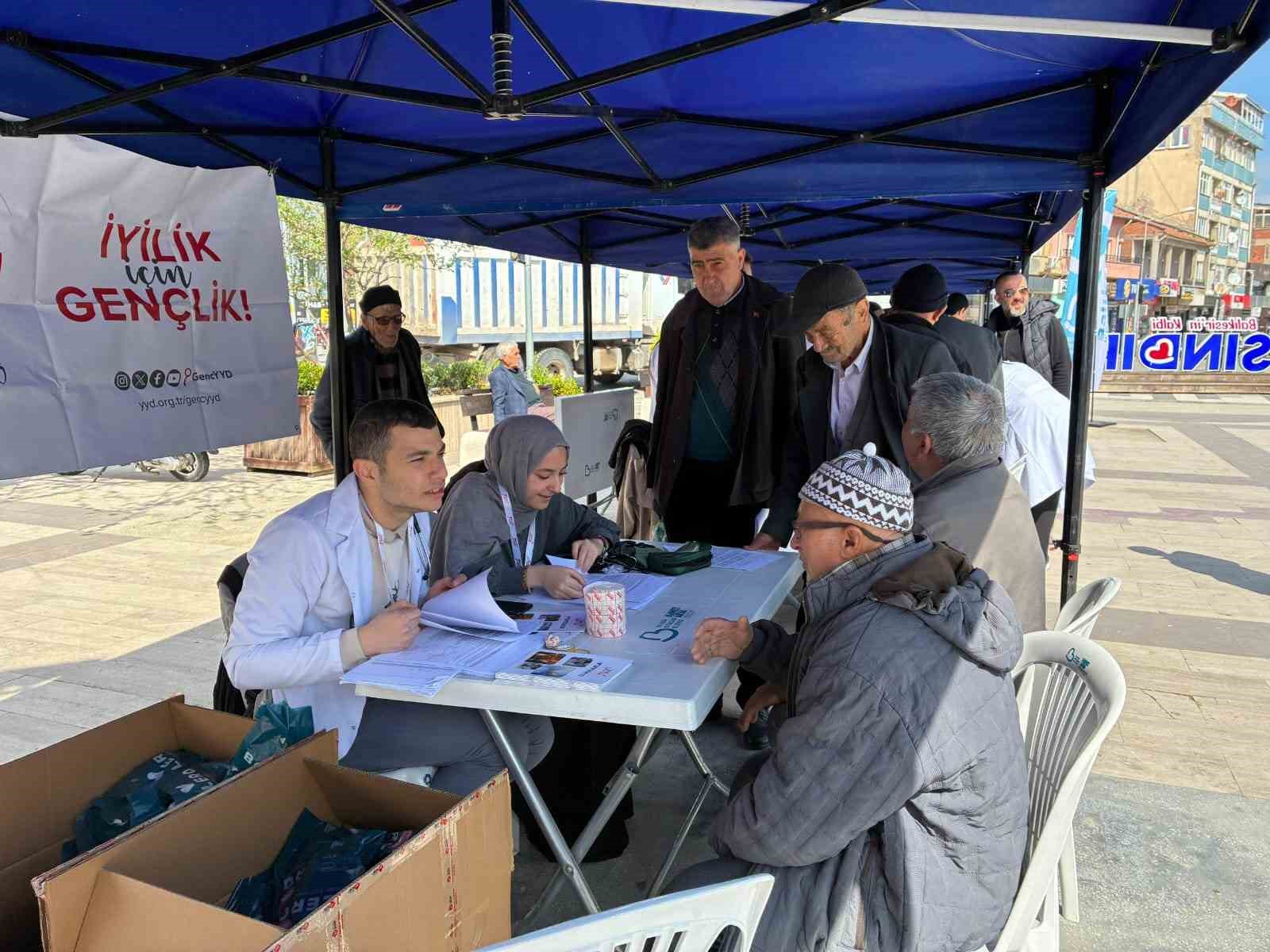 Deprem sonrası doktorlardan Sındırgı’ya özel ilgi

