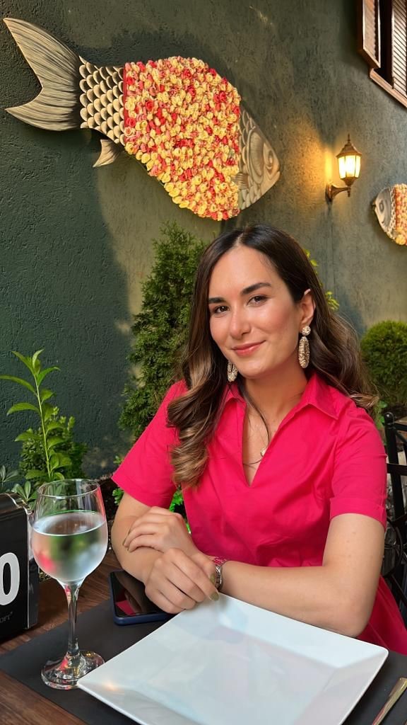 Depremde 2 kızı can veren acılı anne, evlatlarını kurtarabilmek için son ana kadar mücadele veren Mehmetçiğin emeklerini unutmuyor
