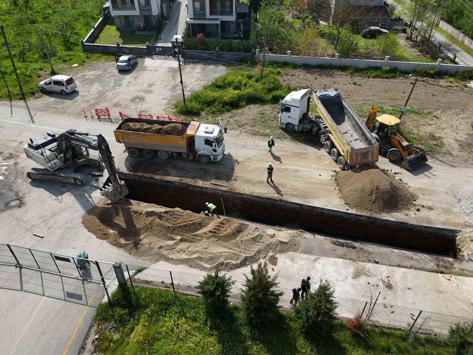 Depremde ciddi hasar gören içme suyu altyapısı yenileniyor
