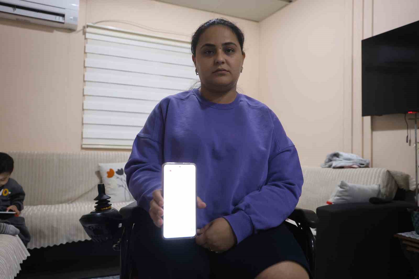 Depremde eşini, 2 çocuğunu ve bacaklarını kaybeden acılı anne, yaptığı alışverişin borcunu ödeyemeyince mahkemelik oldu
