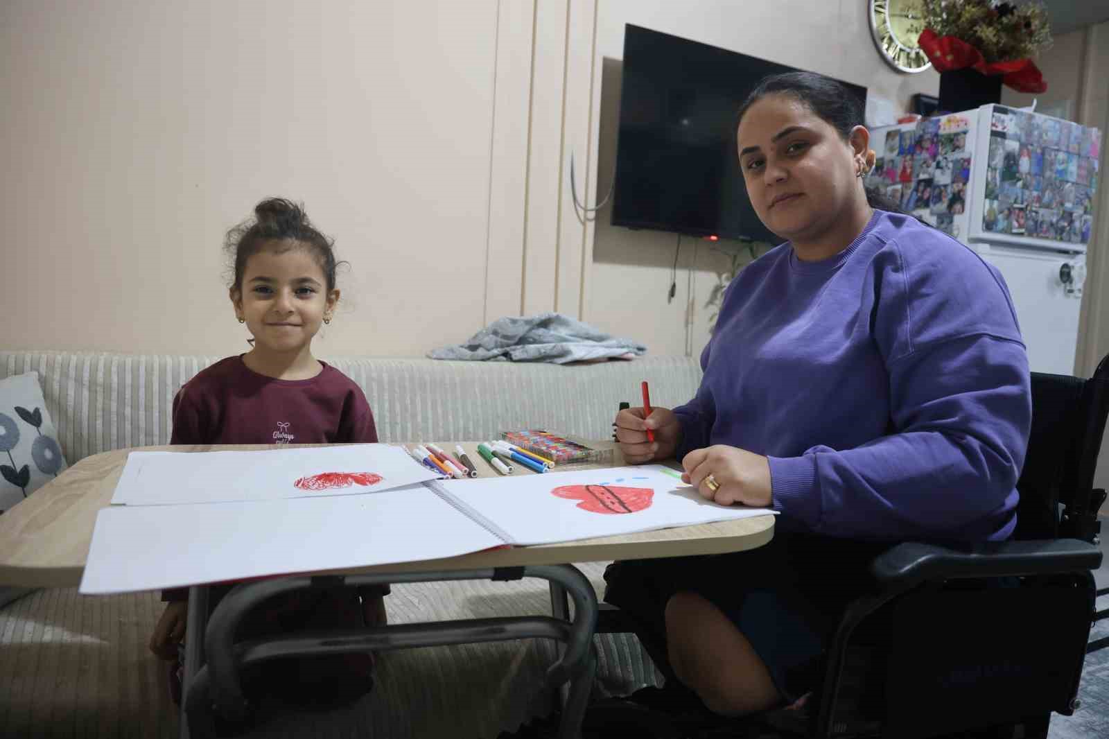 Depremde eşini, 2 çocuğunu ve bacaklarını kaybeden acılı anne, yaptığı alışverişin borcunu ödeyemeyince mahkemelik oldu
