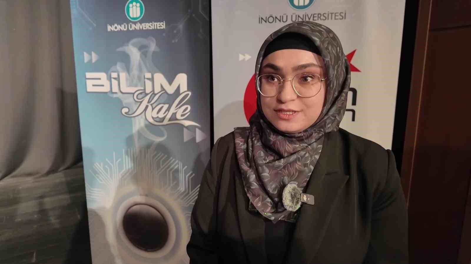 Depremde medyanın sorumluluğu Bilim Kafe’de konuşuldu
