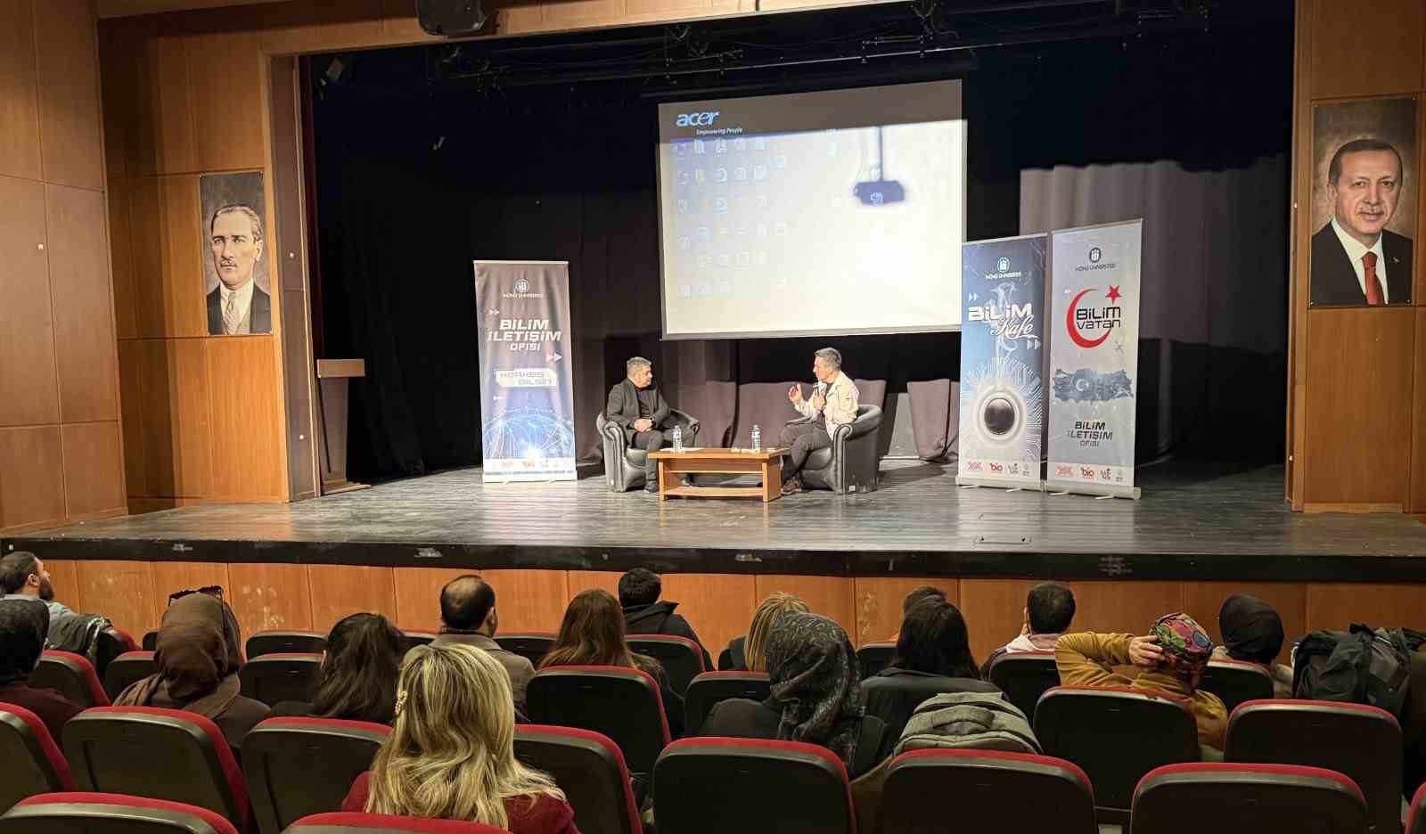 Depremde medyanın sorumluluğu Bilim Kafe’de konuşuldu
